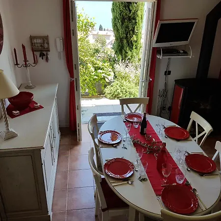 Casa *